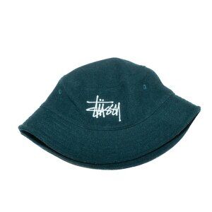 Stüssy Fuzzy Wool Basic Bucket Hat in Forest green